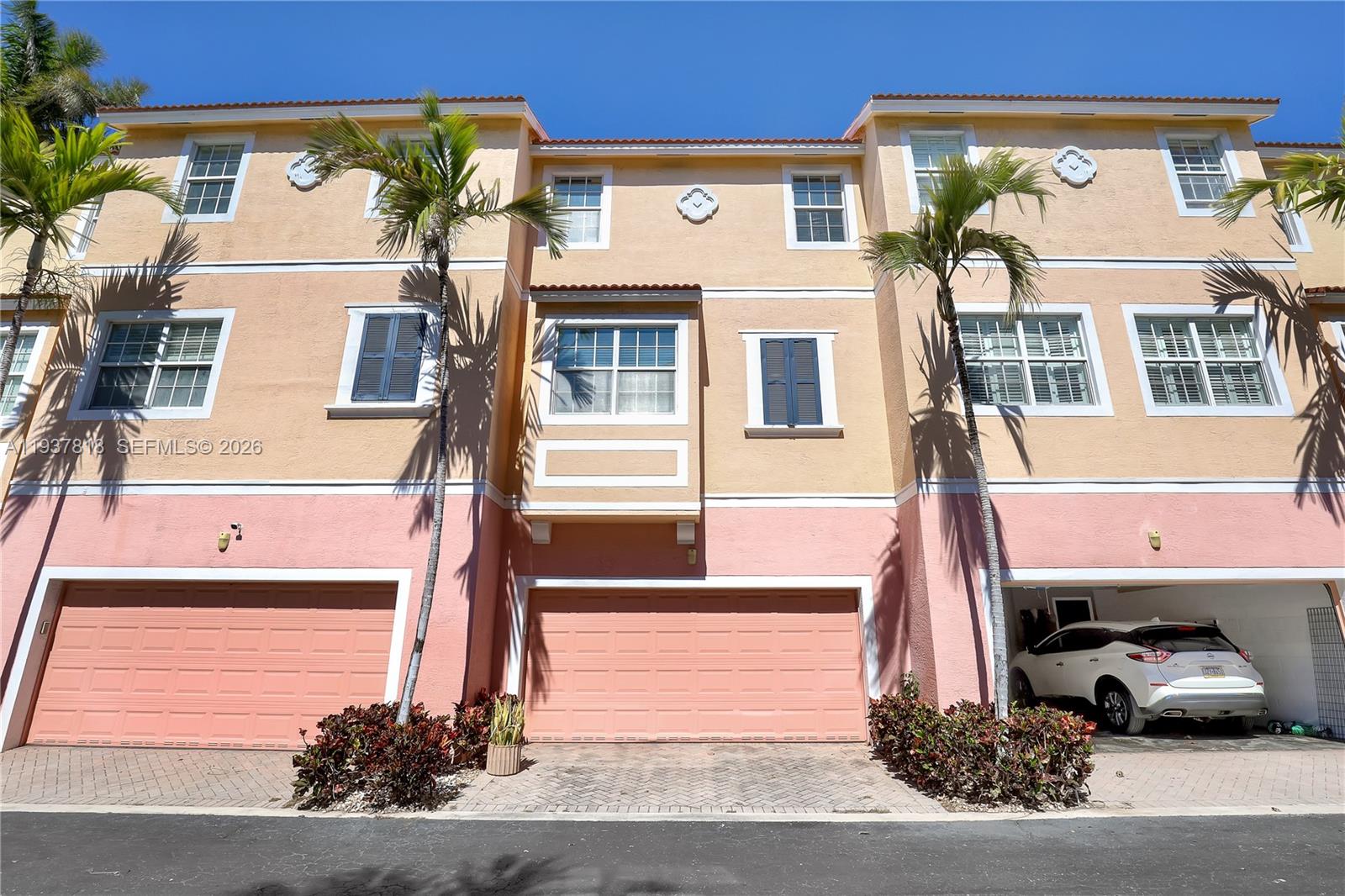 104 Harbors Way Boynton Beach, FL 33435 - Photo 3 of 44