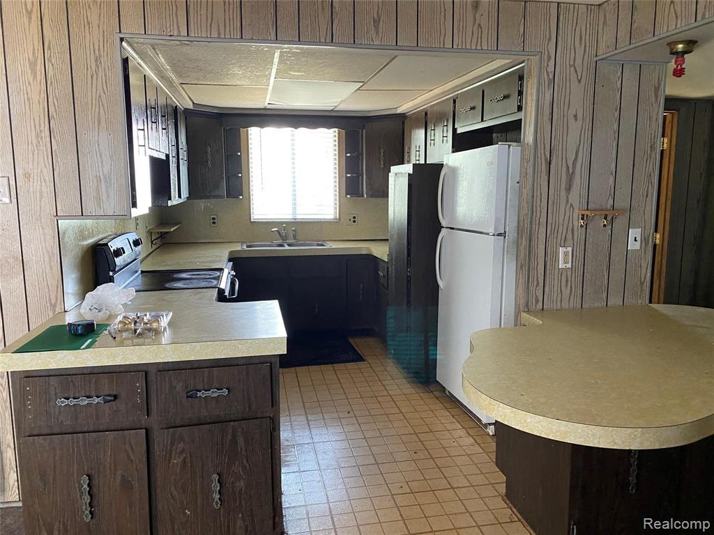 1405 South Hospital Road Waterford, MI 48327 - Photo 12 of 22