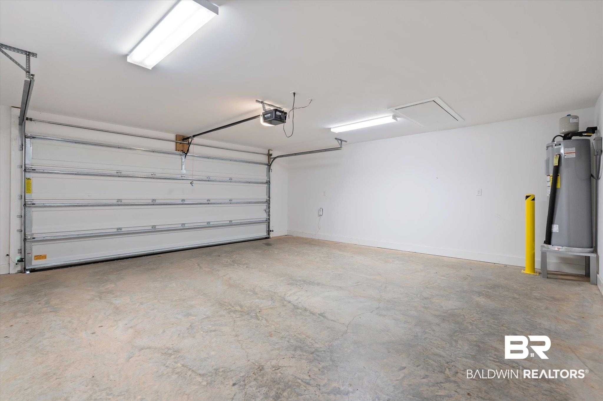409 Oakleigh Circle Foley, AL 36535 - Photo 17 of 21 2 Car Garage
