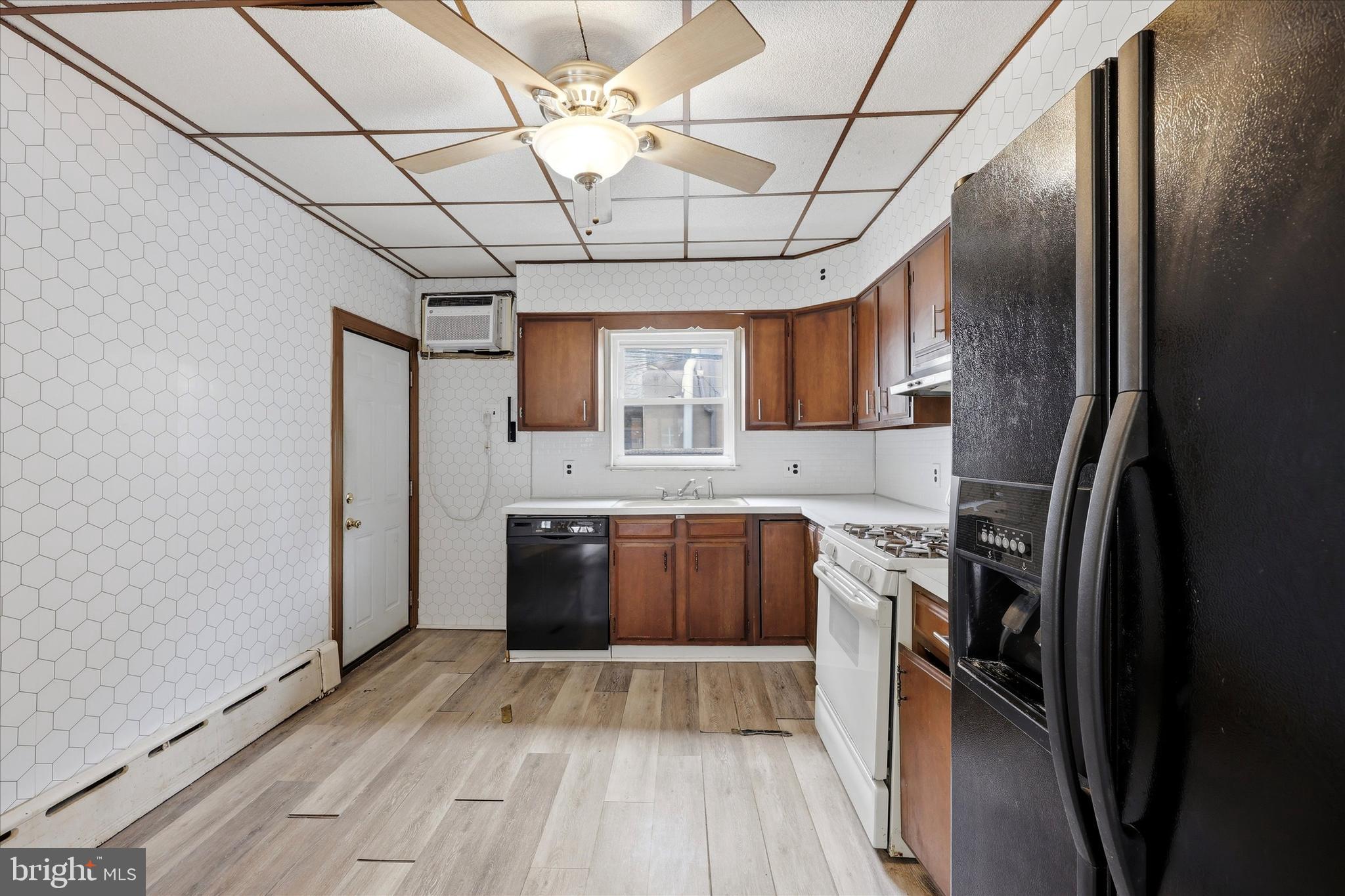 1108 Wolf Street Philadelphia, PA 19148 - Photo 11 of 25 Kitchen