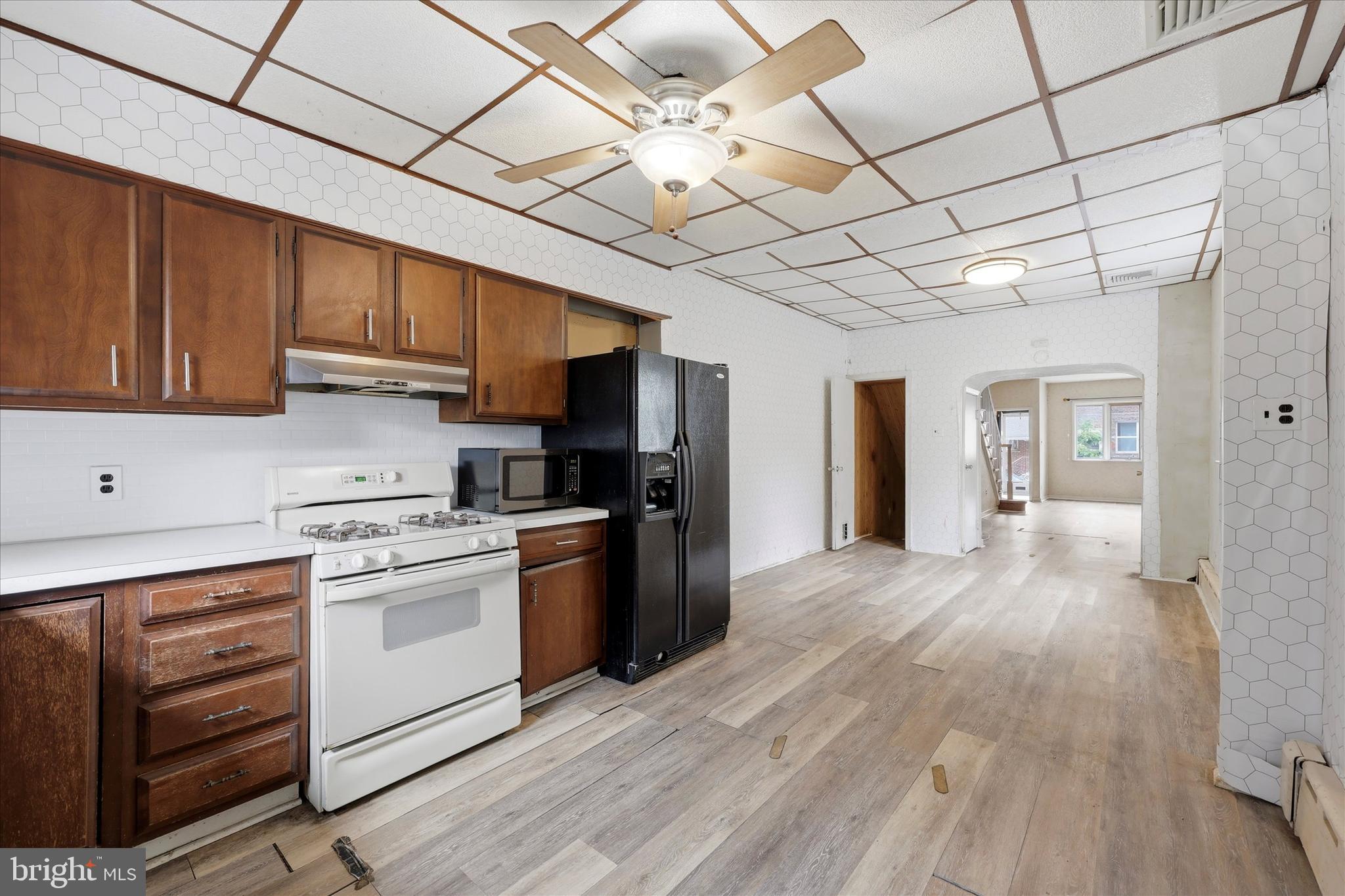 1108 Wolf Street Philadelphia, PA 19148 - Photo 12 of 25 Kitchen / Dining room