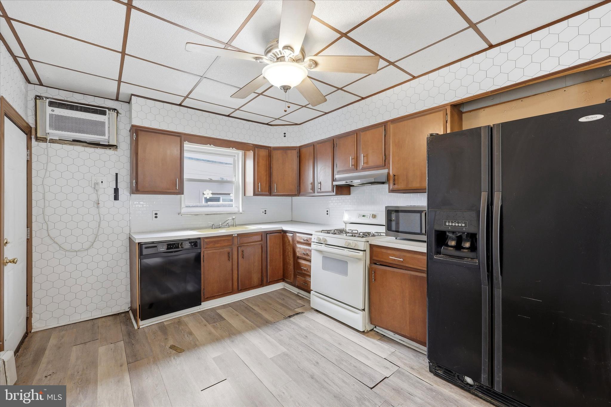 1108 Wolf Street Philadelphia, PA 19148 - Photo 13 of 25 Kitchen