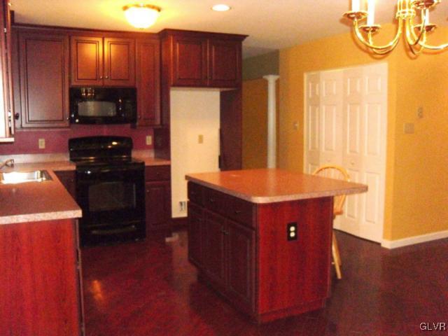 7 Beechwood Road Blakeslee, PA 18610 - Photo 5 of 11 Gallery Image 5