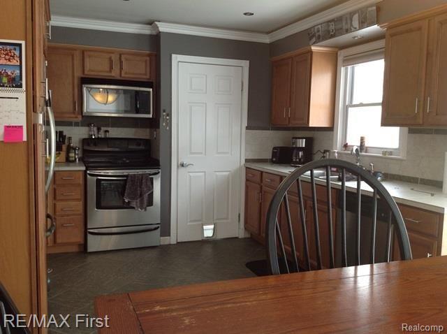 18290 21 Mile Rd 017.jpg