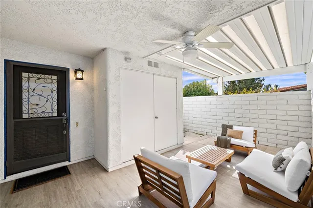 $399,000 | 2119 U Via Puerta, Laguna Woods, CA 92637