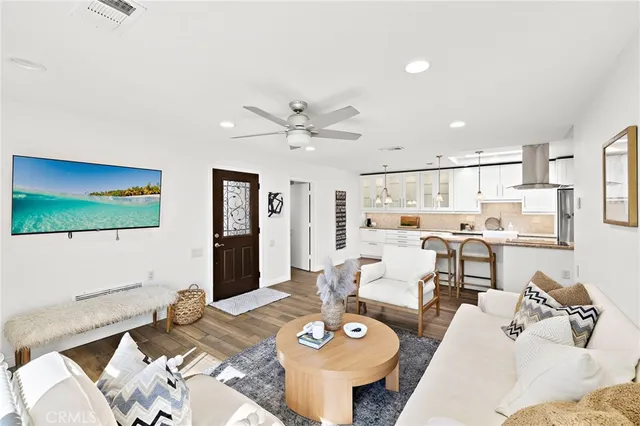 $399,000 | 2119 U Via Puerta, Laguna Woods, CA 92637