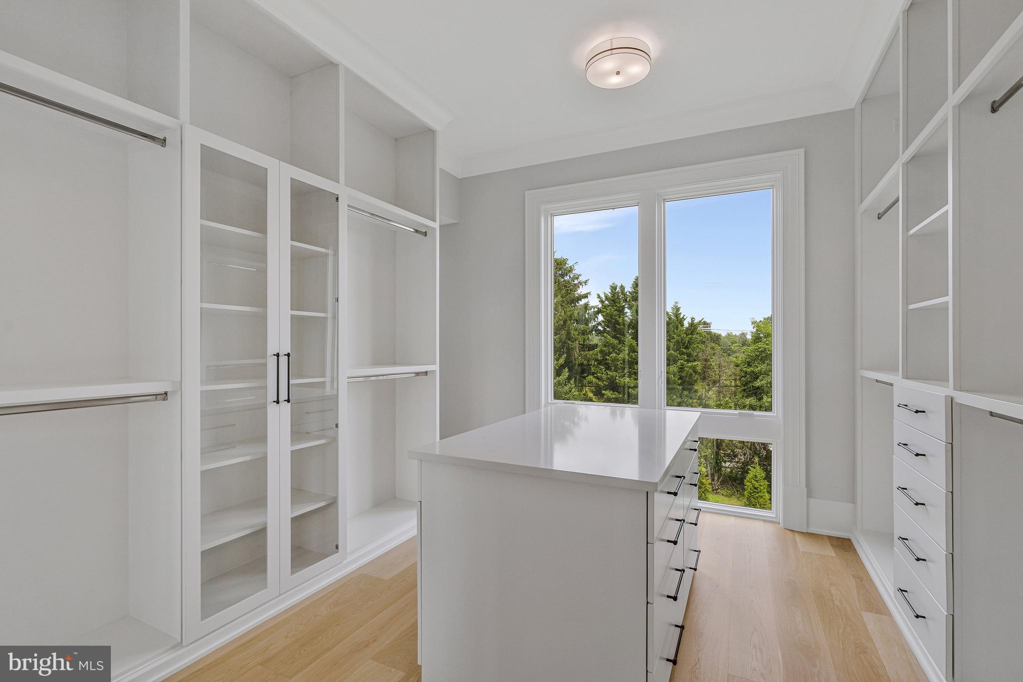 1101 Clover Drive McLean, VA 22101 - Photo 42 of 54 Luxury Dressing Room