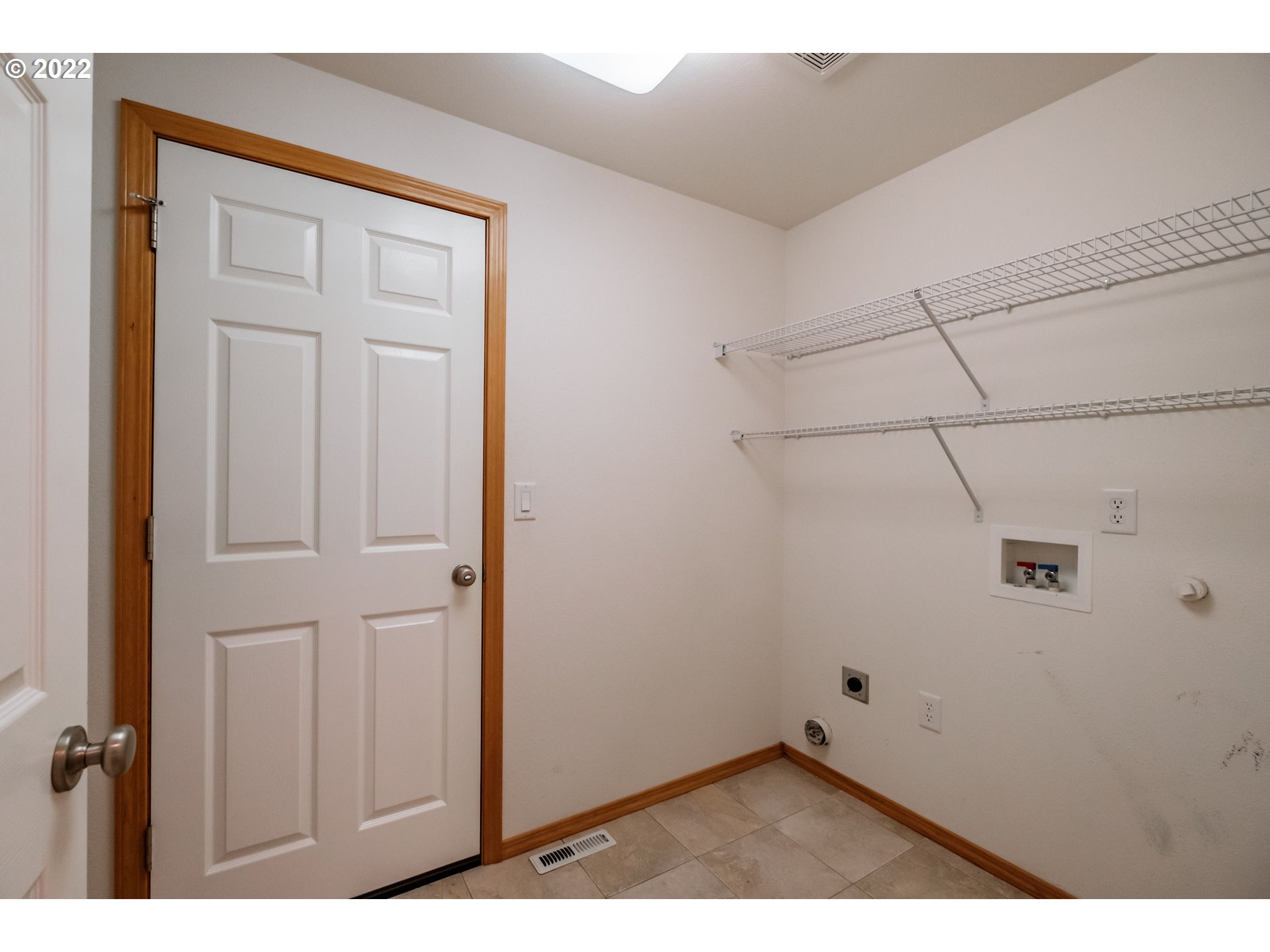 1922 Summerfield Court Southwest Albany, OR 97321 - Photo 14 of 25 Gallery Image 14