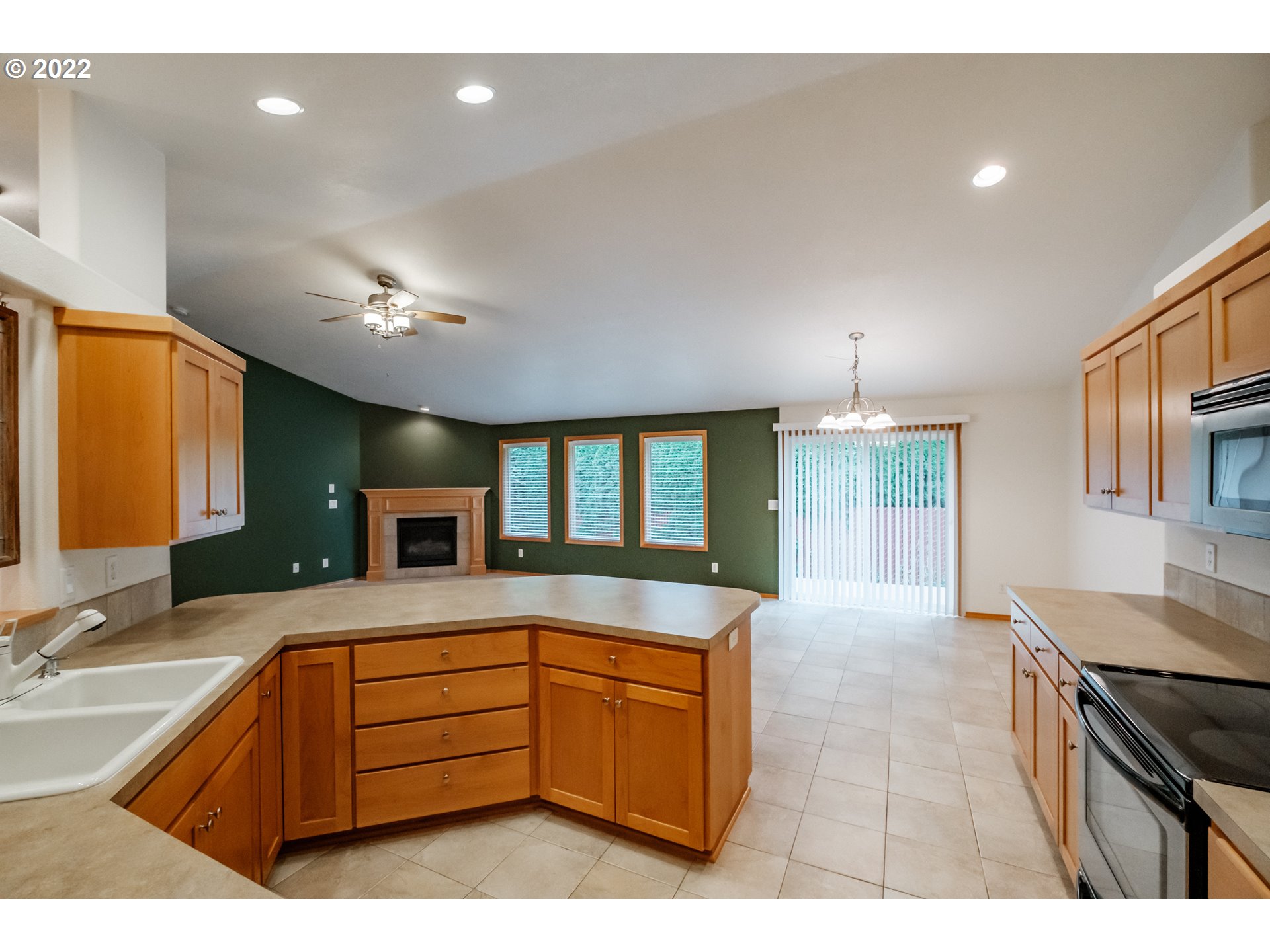 1922 Summerfield Court Southwest Albany, OR 97321 - Photo 10 of 25 Gallery Image 10
