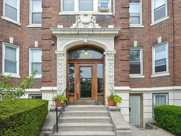 $2,200 | 1633 Commonwealth Avenue, Unit 17, Boston, MA 02135