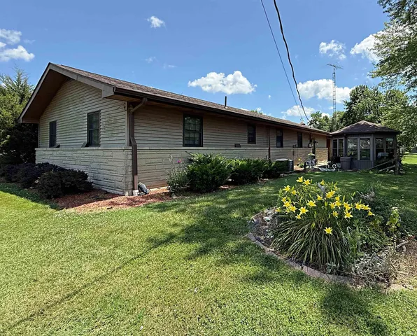 $285,000 | 2257 Highway 57, Washington, IN 47501