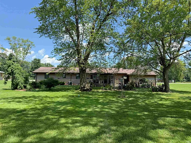 $285,000 | 2257 Highway 57, Washington, IN 47501