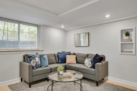 $499,000 | 12 Shepard Street, Cambridge, MA 02138