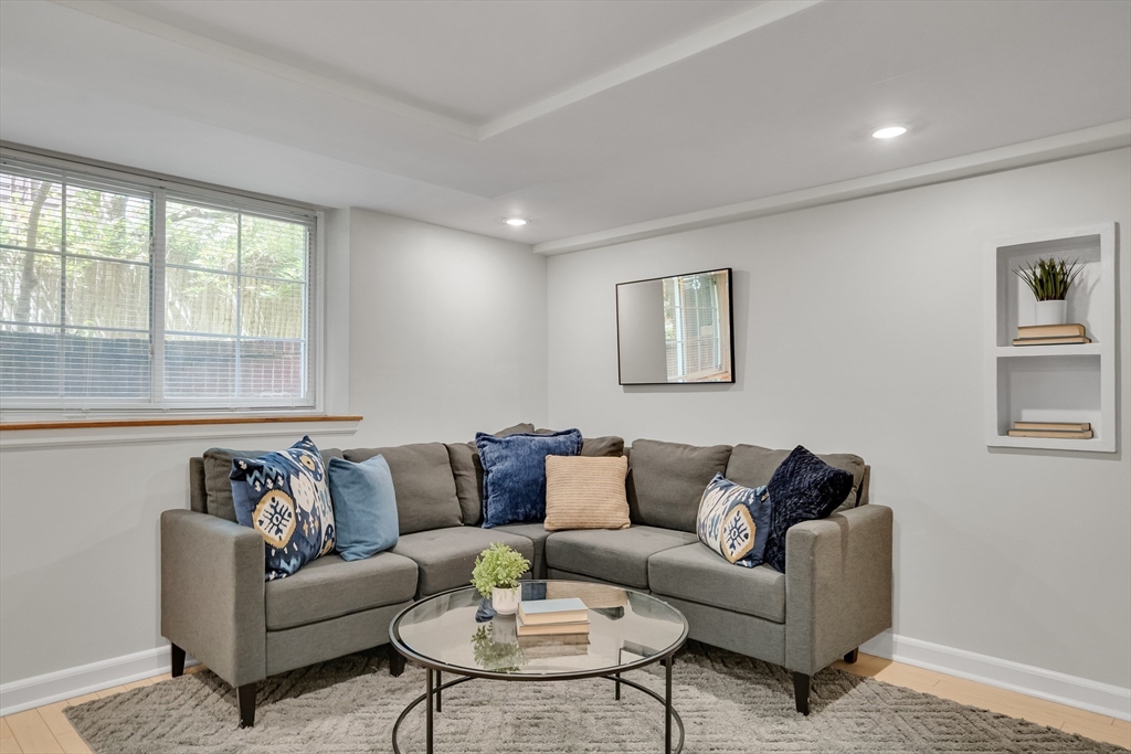 12 Shepard Street Cambridge, MA 02138 - Photo 5 of 20