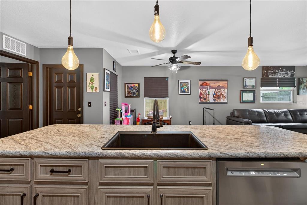1005 13th Avenue Northwest Largo, FL 33770 - Photo 12 of 54