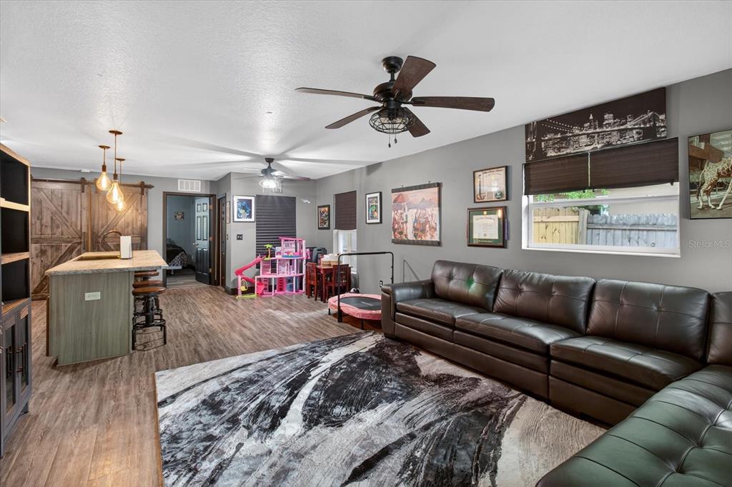 1005 13th Avenue Northwest Largo, FL 33770 - Photo 5 of 54