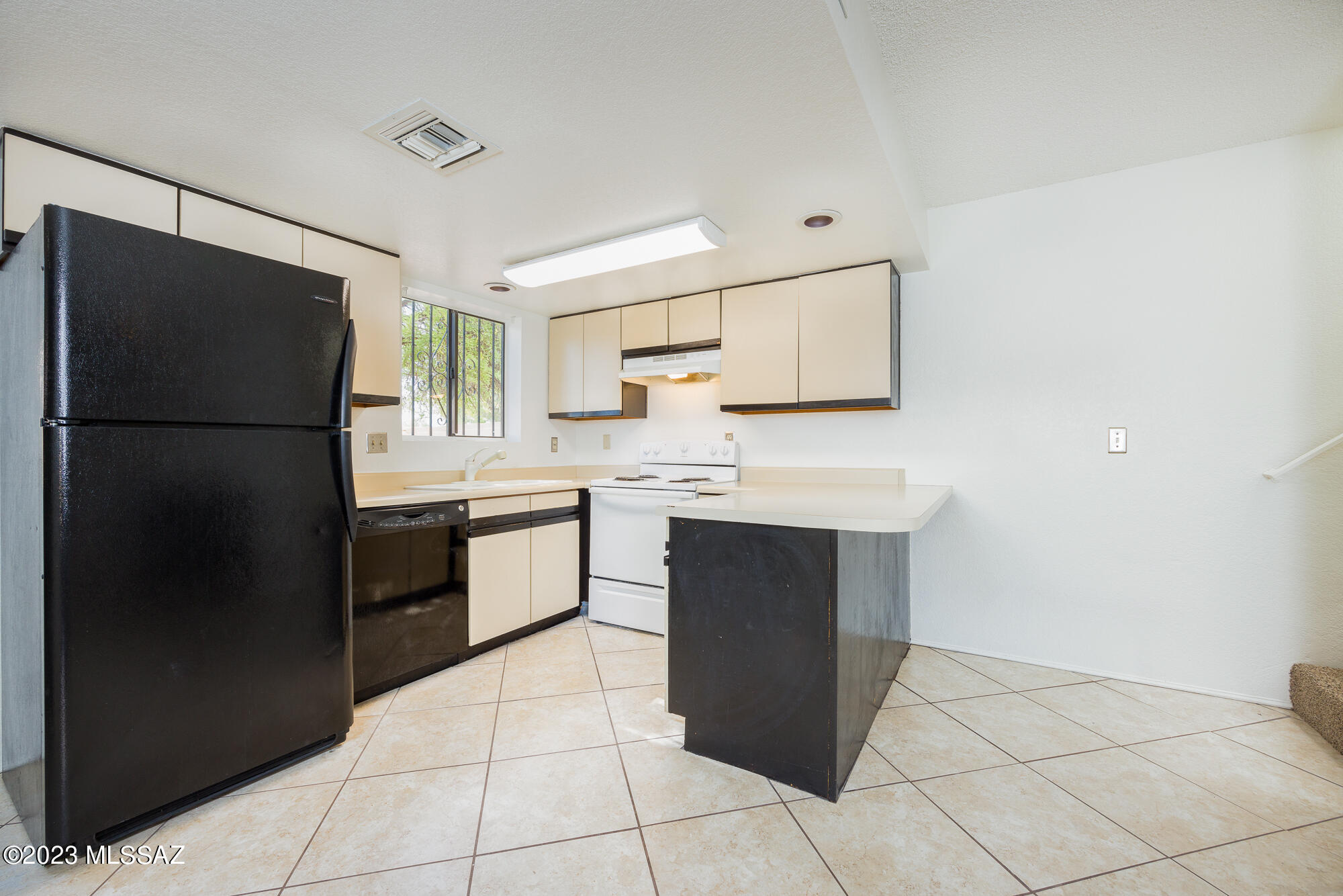 116 East Pastime Road Tucson, AZ 85705 - Photo 5 of 21