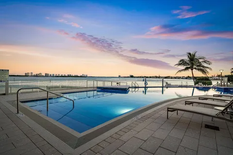 $995,000 | 100 Lakeshore Drive, Unit 251, North Palm Beach, FL 33408