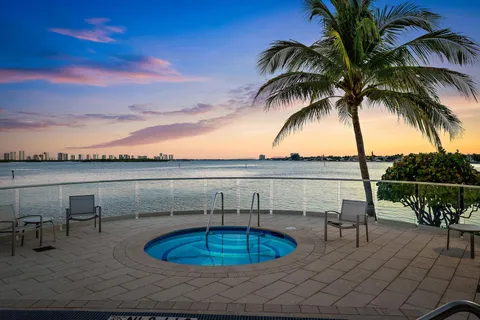 $995,000 | 100 Lakeshore Drive, Unit 251, North Palm Beach, FL 33408