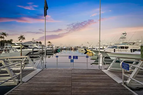 $995,000 | 100 Lakeshore Drive, Unit 251, North Palm Beach, FL 33408