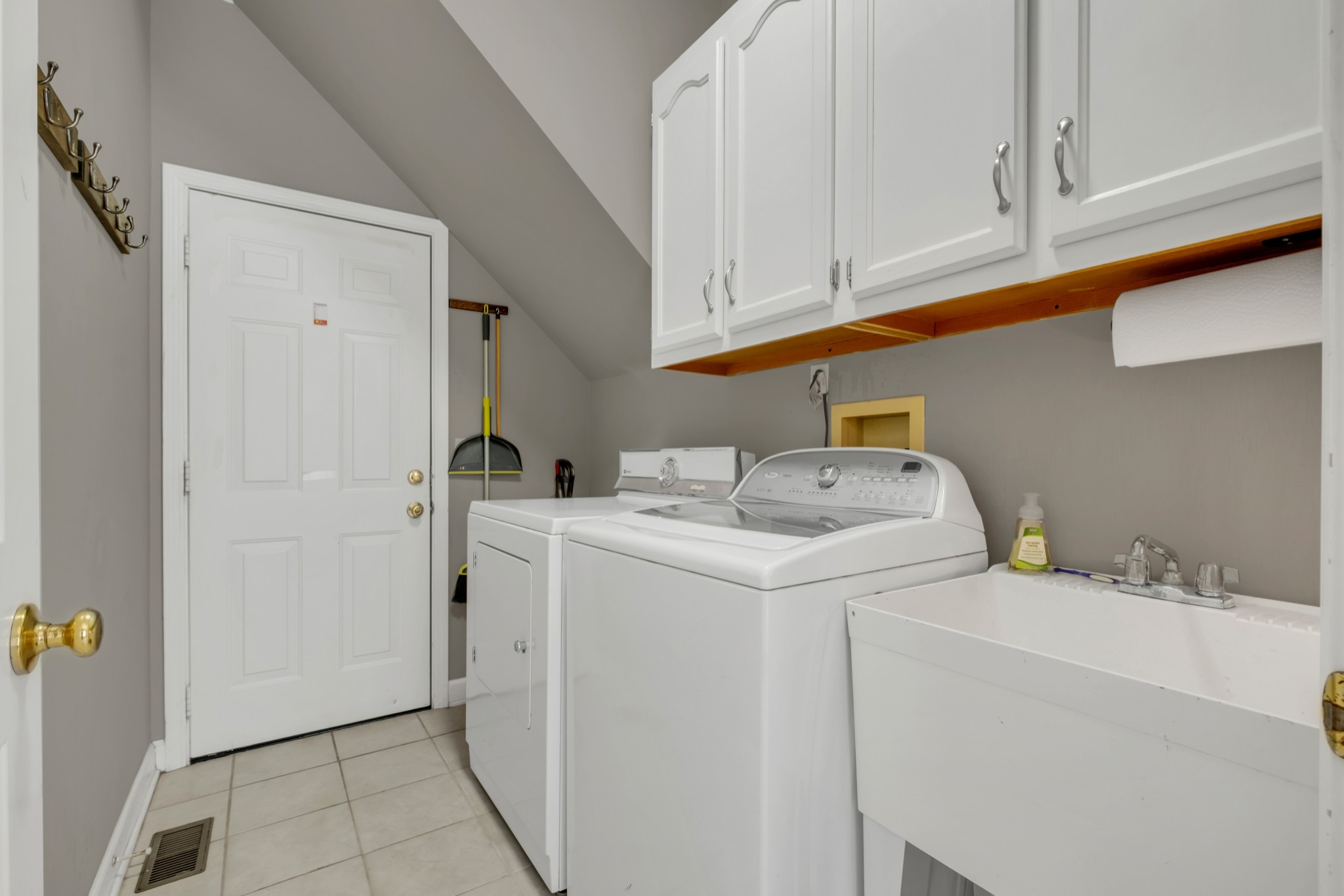 8169 Londonberry Road Nashville, TN 37221 - Photo 31 of 82