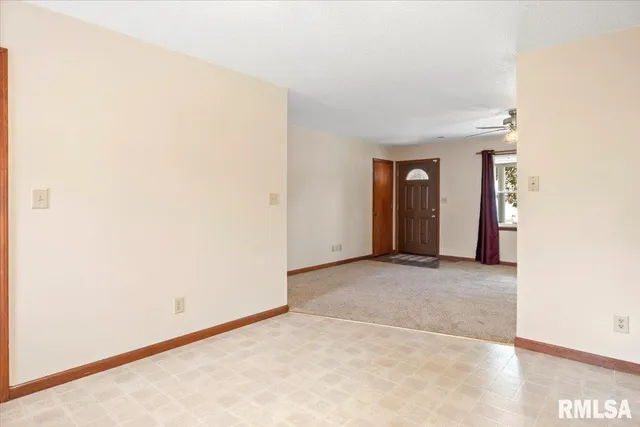 $165,000 | 109 North Violet Drive, Auburn, IL 62615