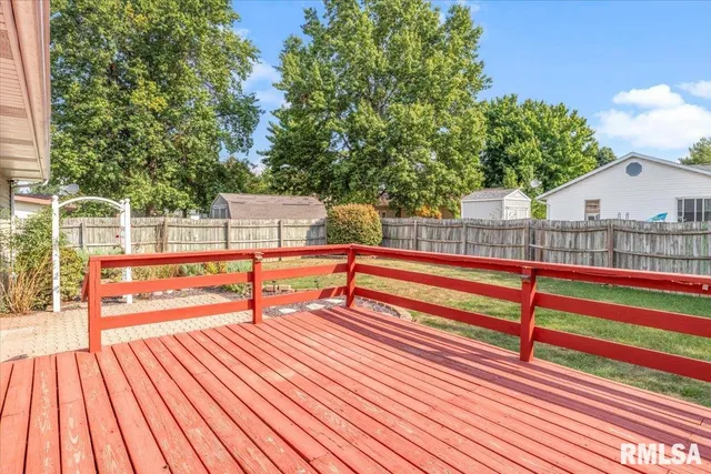 $165,000 | 109 North Violet Drive, Auburn, IL 62615