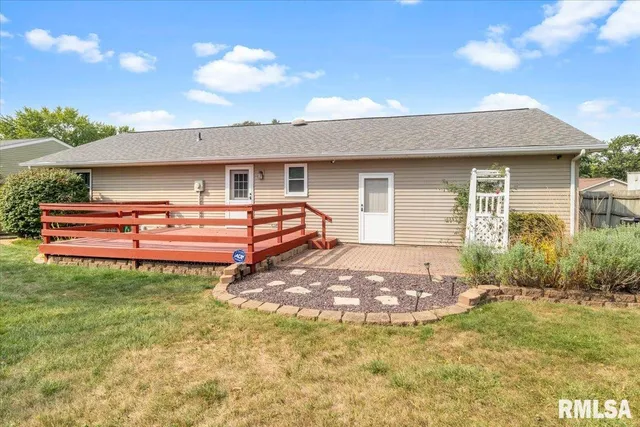 $165,000 | 109 North Violet Drive, Auburn, IL 62615