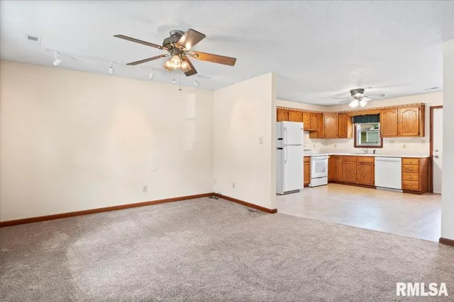 $165,000 | 109 North Violet Drive, Auburn, IL 62615