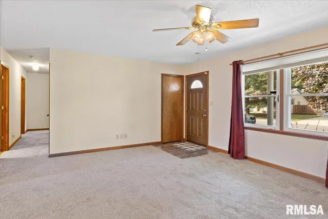 $165,000 | 109 North Violet Drive, Auburn, IL 62615