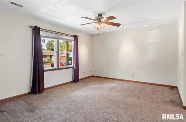 $165,000 | 109 North Violet Drive, Auburn, IL 62615