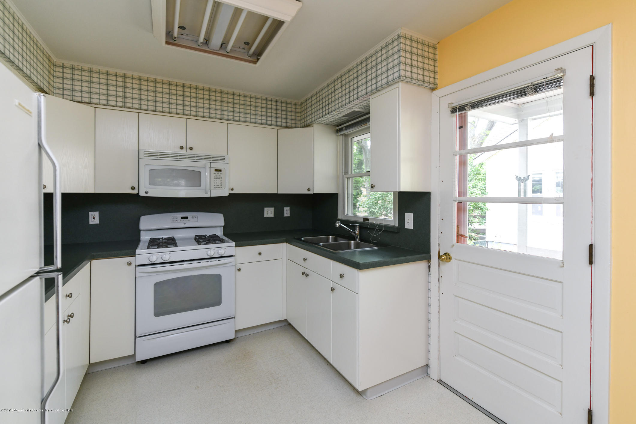 192 Highwood Road Oakhurst, NJ 07755 - Photo 11 of 17 SP1_9191