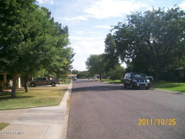 238 West Lamar Road Phoenix, AZ 85013 - Photo 3 of 26 100_7867