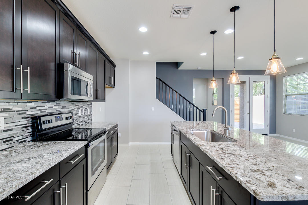 467 North Ranger Trail Gilbert, AZ 85234 - Photo 2 of 25 photo_03