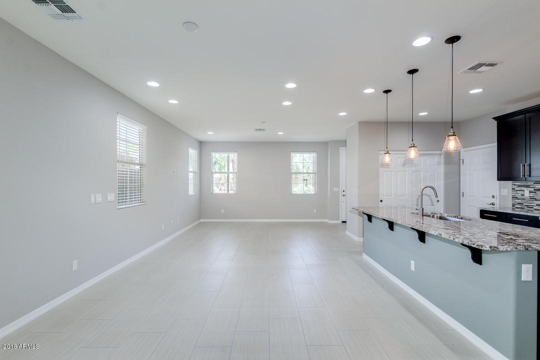 467 North Ranger Trail Gilbert, AZ 85234 - Photo 5 of 25 photo_06