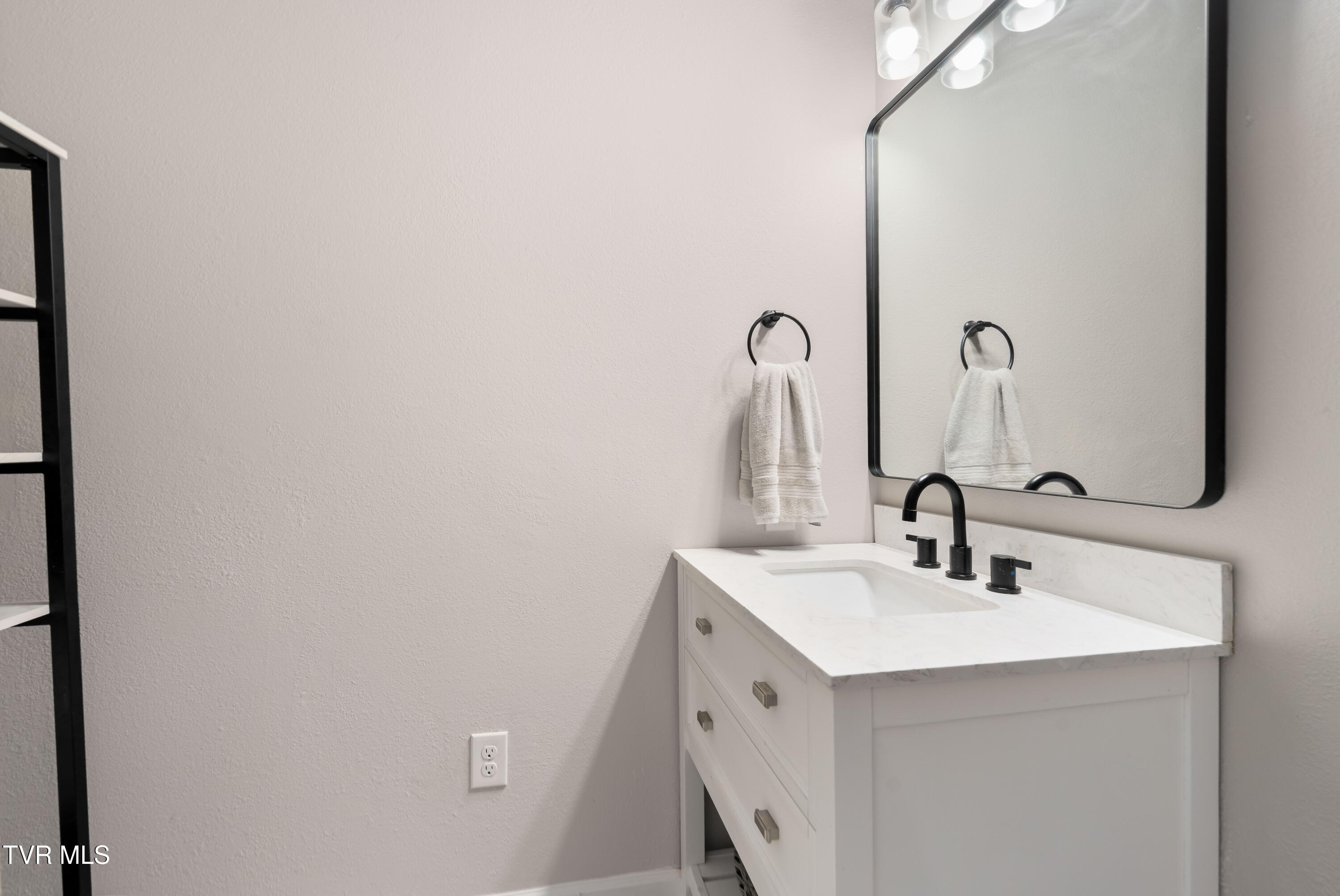 1113 Berry Road Elizabethton, TN 37643 - Photo 27 of 88 1113 Berry Rd (78 of 89)