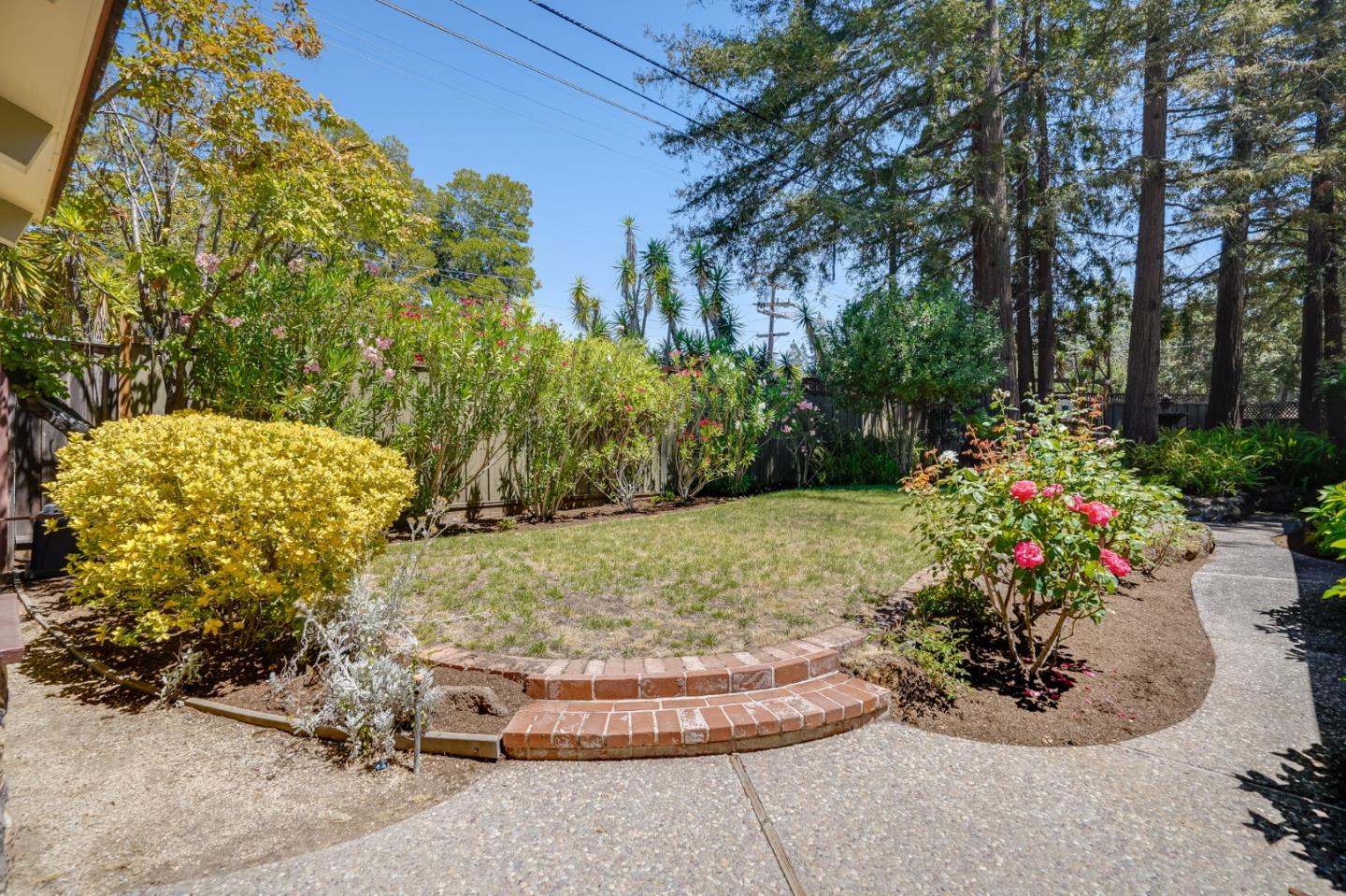 1990 Sharon Road Menlo Park, CA 94025 - Photo 5 of 40 a view of a garden
