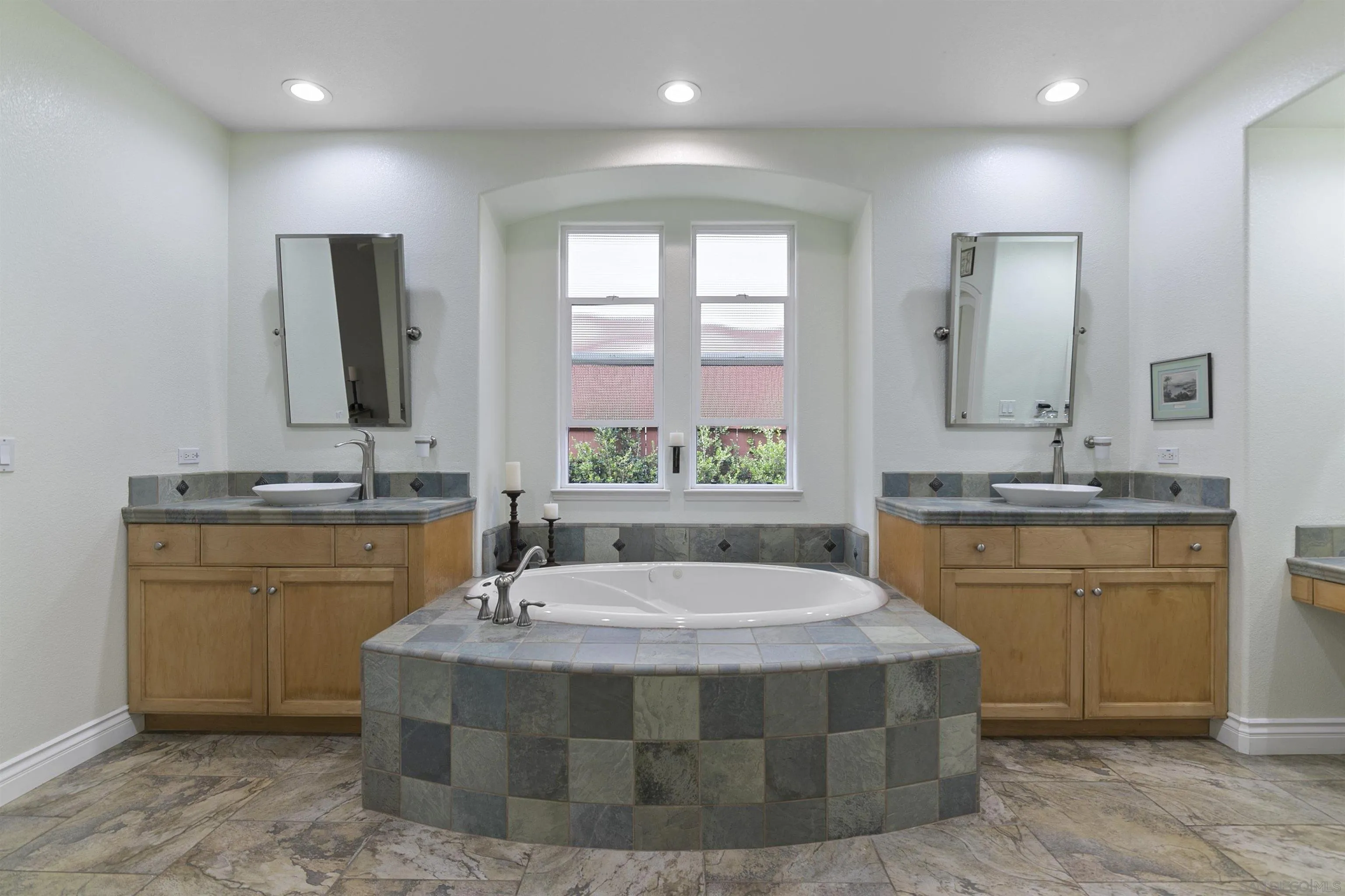 7451 Capstan Drive Carlsbad, CA 92011 - Photo 20 of 64