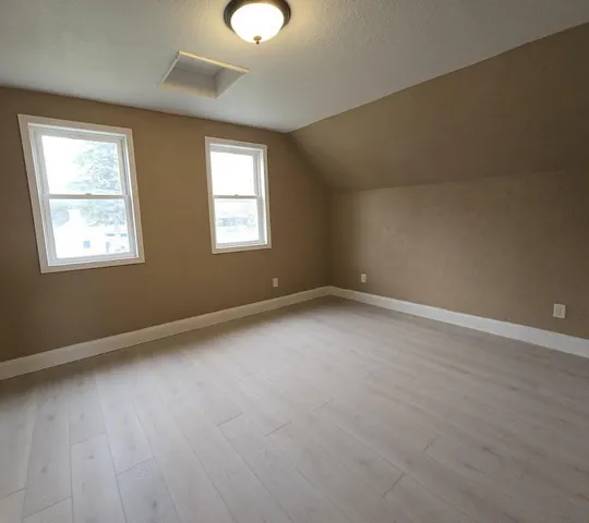 $185,000 | 1133 Miller Avenue, Windom, MN 56101