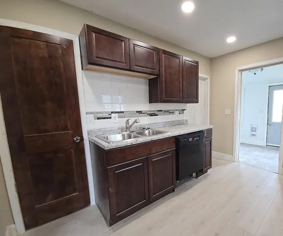 $185,000 | 1133 Miller Avenue, Windom, MN 56101