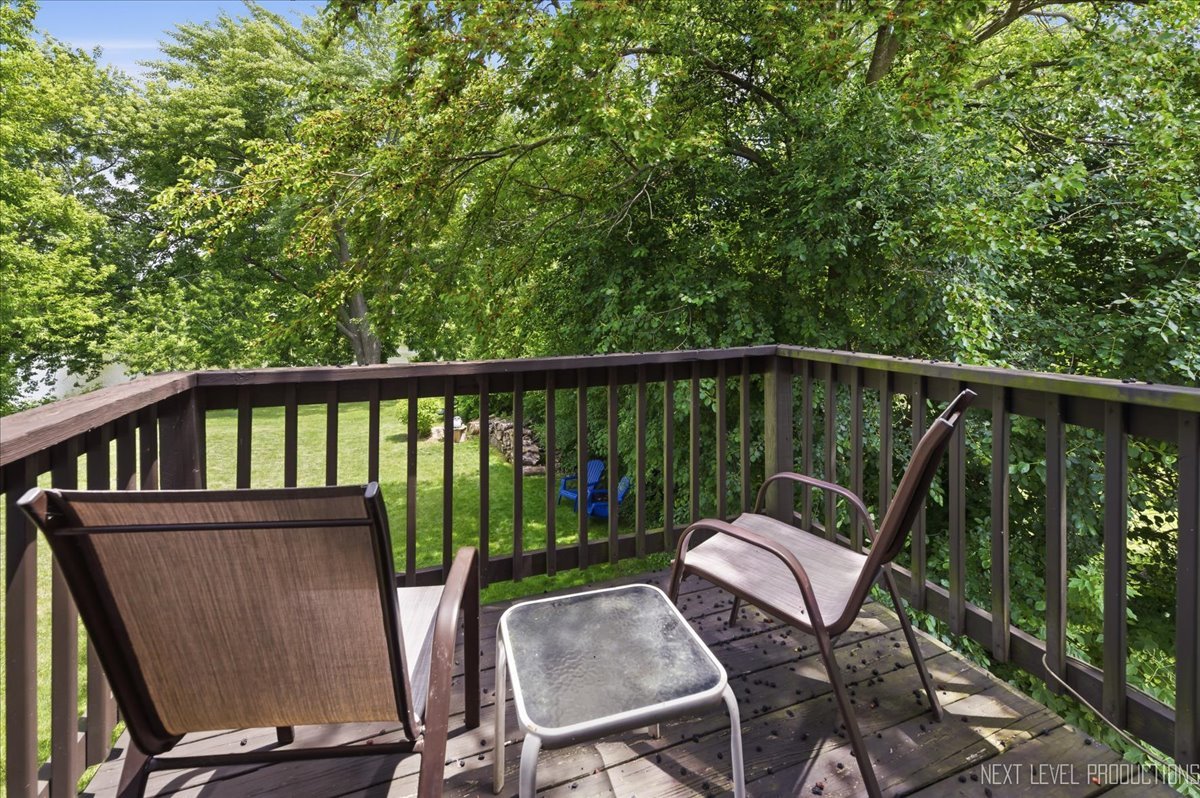 2020 Carling Road Hoffman Estates, IL 60169 - Photo 24 of 56