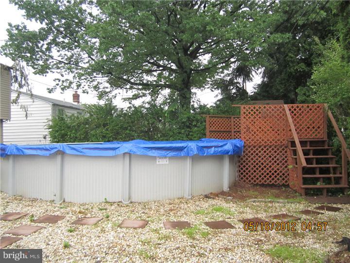 827 Densmore Road Philadelphia, PA 19116 - Photo 2 of 13 Pool
