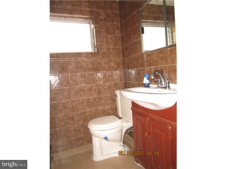 827 Densmore Road Philadelphia, PA 19116 - Photo 7 of 13 Bathroom