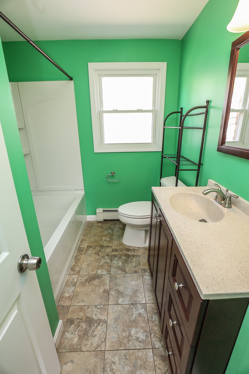 46 Whitehall Road Hooksett, NH 03106 - Photo 16 of 31 Gallery Image 16