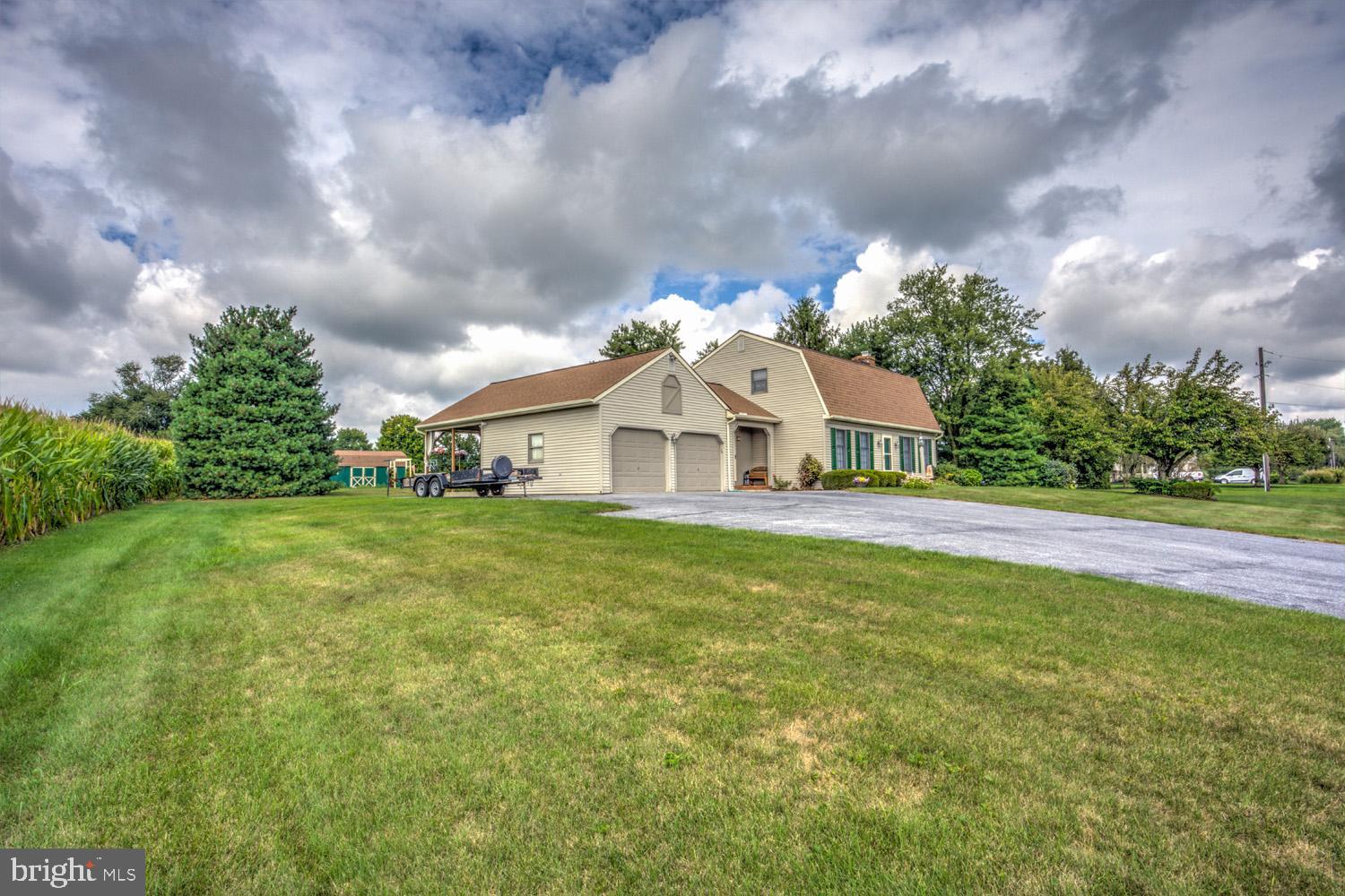 534 Oak Lane Lititz, PA 17543 - Photo 5 of 72