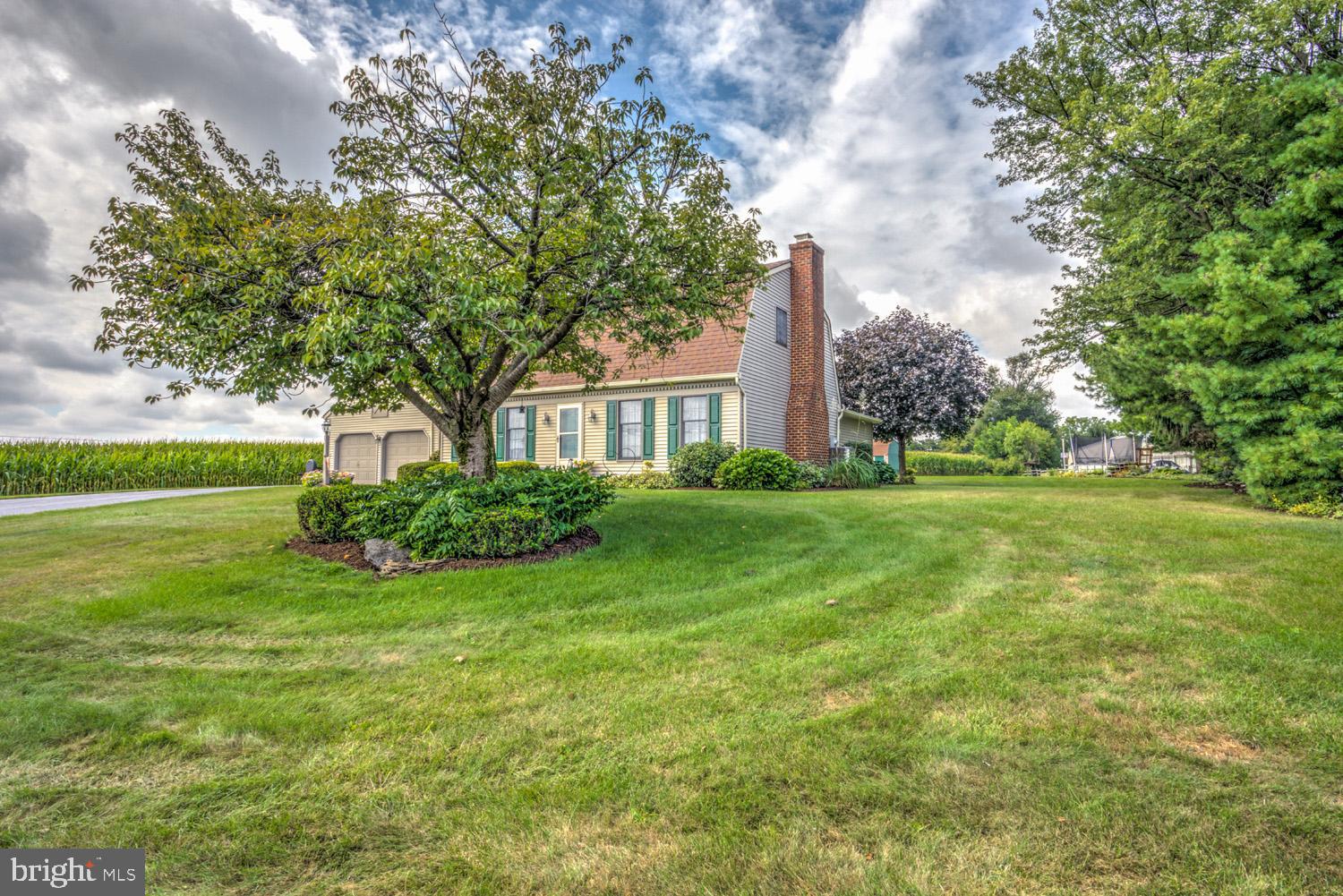 534 Oak Lane Lititz, PA 17543 - Photo 6 of 72