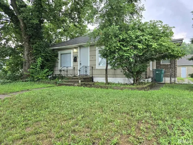 $129,000 | 2710 Milburn Boulevard, Mishawaka, IN 46544