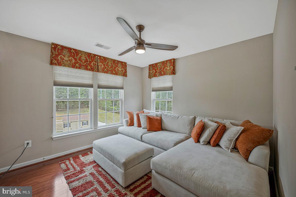 1117 Horizon View Place Accokeek, MD 20607 - Photo 30 of 59 Bright and inviting corner retreat.