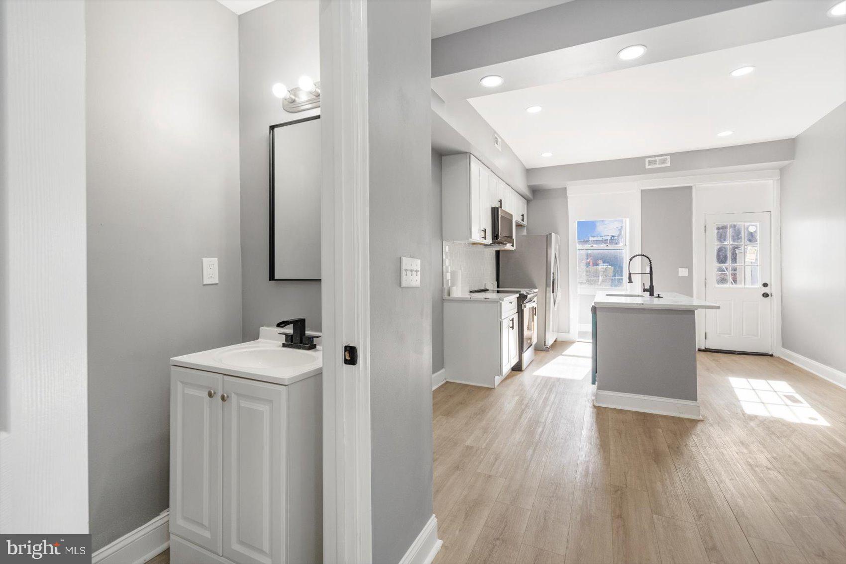 1651 Darley Avenue Baltimore, MD 21213 - Photo 4 of 30