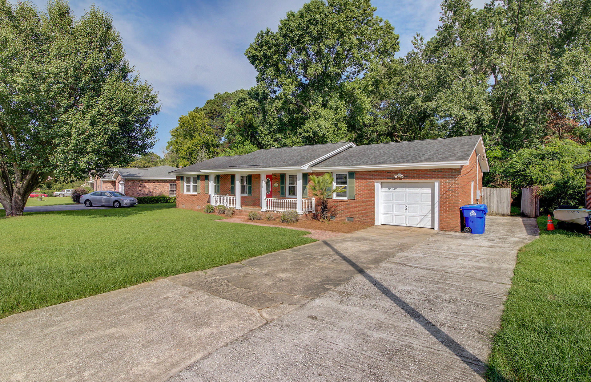 8530 Delhi Road North Charleston, SC 29406 - Photo 2 of 33 2